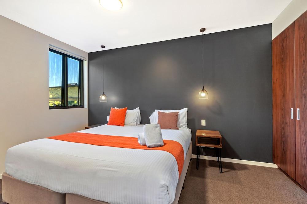 Altitude On Montville Exterior foto A bedroom at the hotel